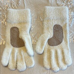 Cozy Cream and Brown Fuzzy Women’s Gloves; Incredibly Soft & Warm!  Barely Worn!